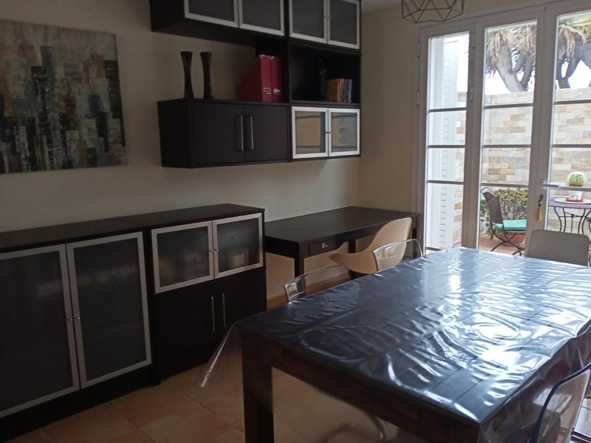 Cheerful 3 Bedroom Town House With Garage 特格斯特 外观 照片