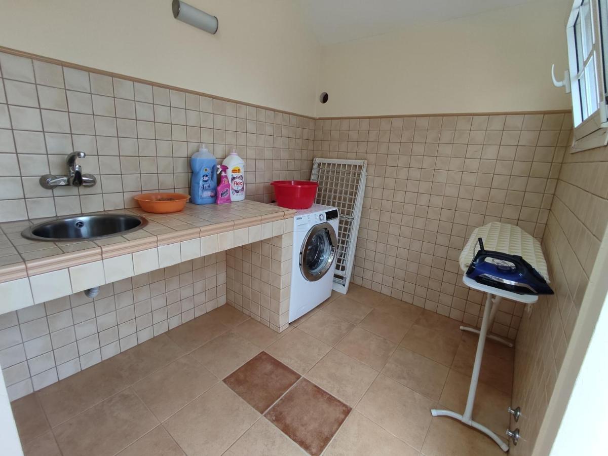 Cheerful 3 Bedroom Town House With Garage 特格斯特 外观 照片